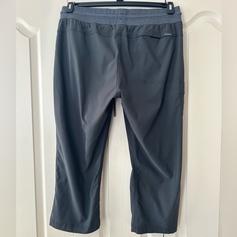 Women’s Columbia Athletic Capri Pants Med Gray Sz XL - Picture 2 of 13